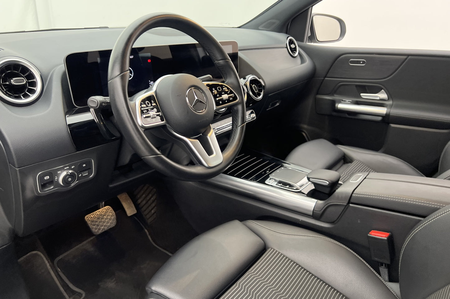 Mercedes-Benz B 180 Widescreen Kamera Navi Halvskinn Drag