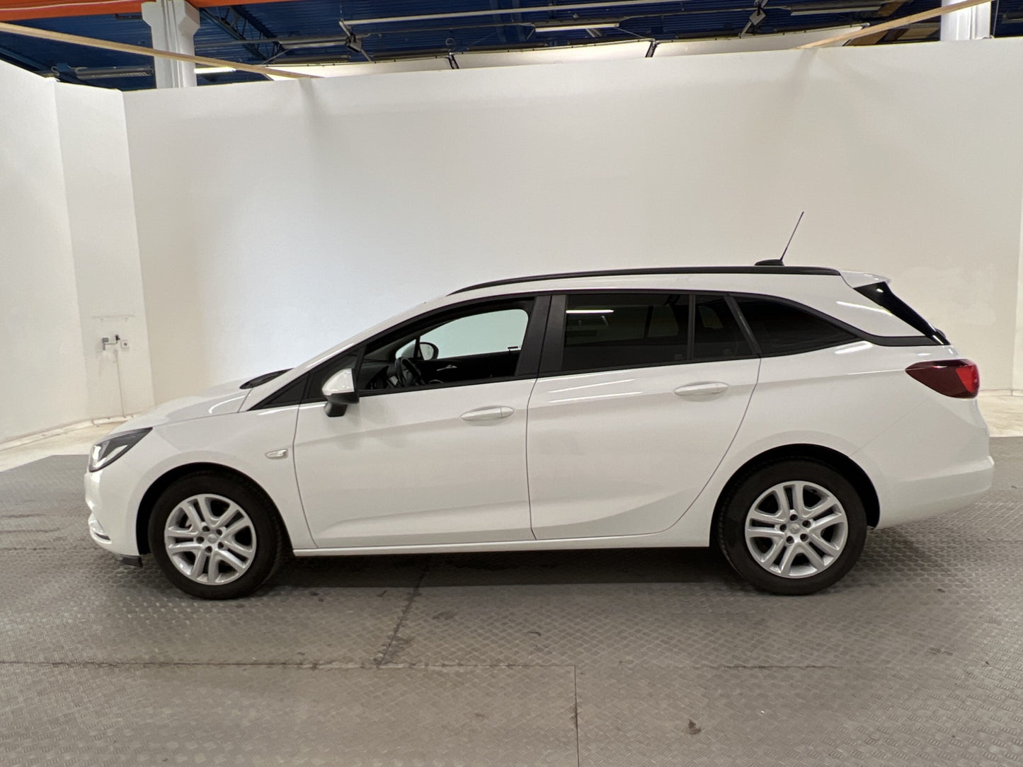 Opel Astra Sports Tourer 1.4 EDIT 150hk Välservad Låg Skatt