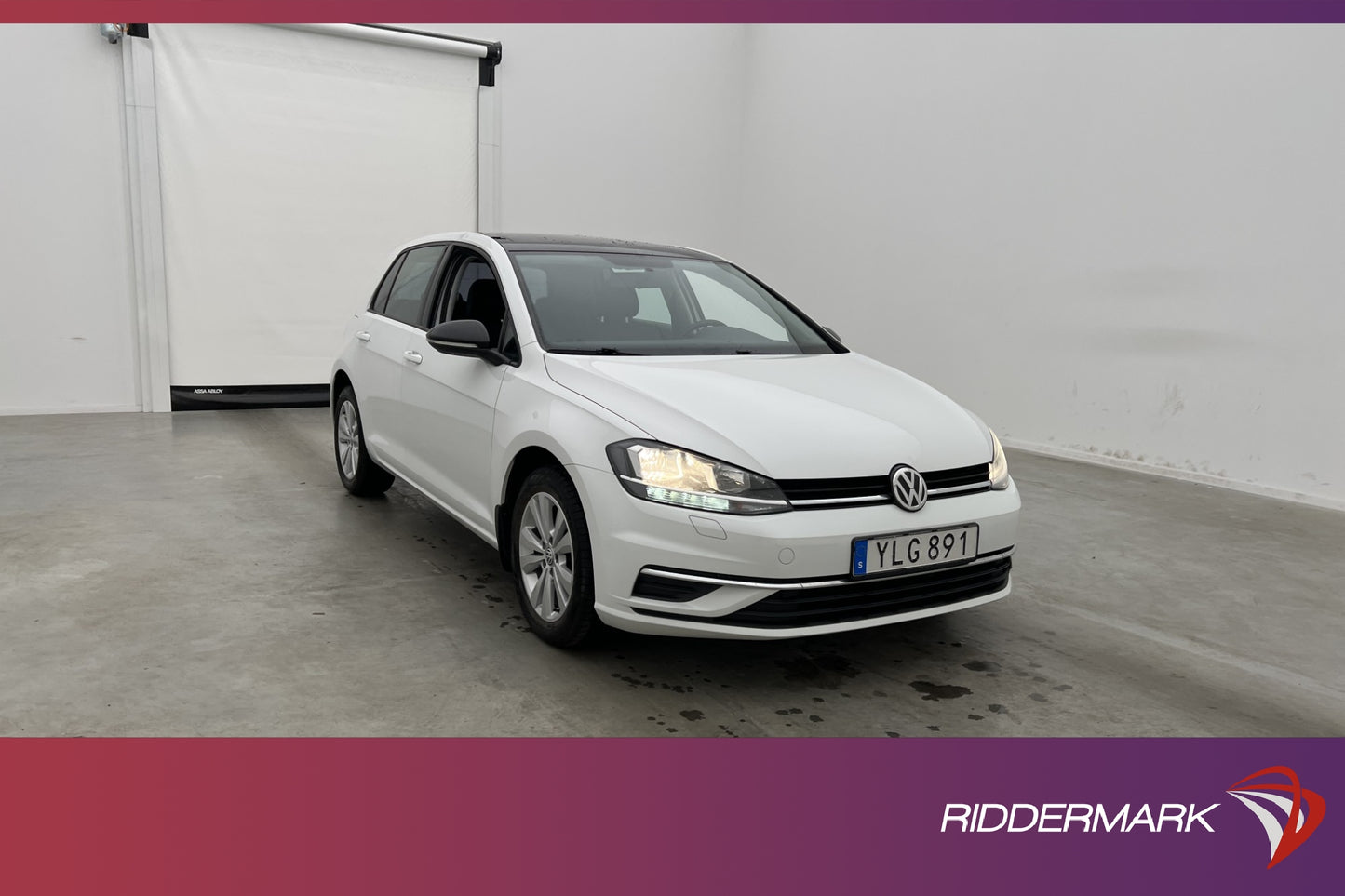 Volkswagen Golf 1.0 TSI 110hk Taklucka CarPlay Välservad