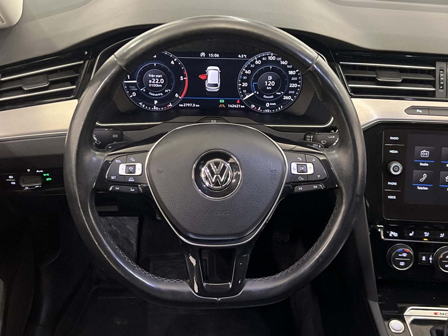 Volkswagen Passat 4M 190hk R-Line Cockpit Skinn Värm Bkamera