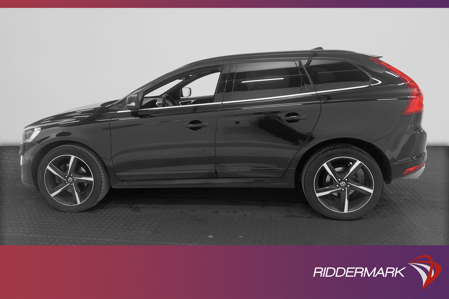 Volvo XC60 D5 AWD Black R-Design BE Pro VOC Pano Drag D-värm