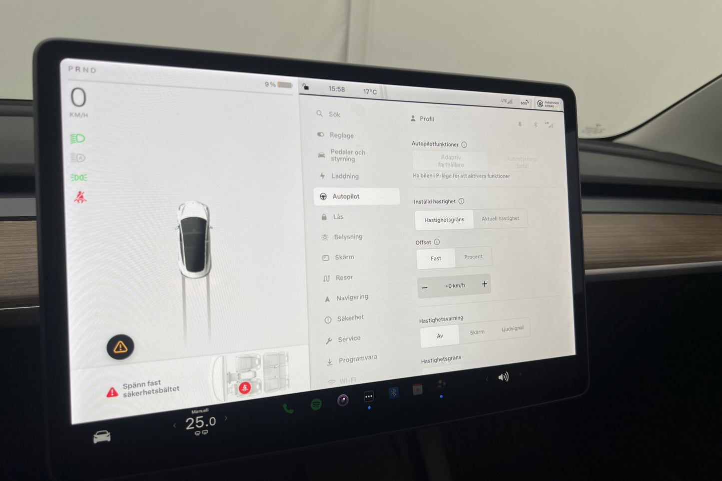 Tesla Model 3 Standard Range Plus 325hk Autopilot Dragkrok