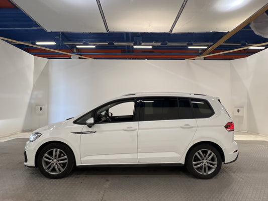 Volkswagen Touran 2.0 TDI 150hk R-line Pano D-värm B-kamera