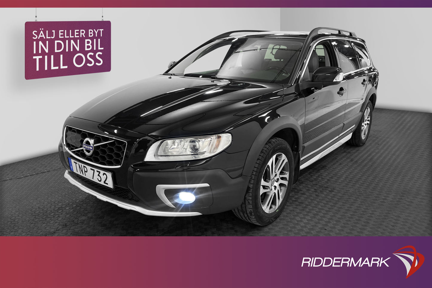 Volvo XC70 D5 AWD Summum T-lucka Navi Voc D-värm DVD Skinn