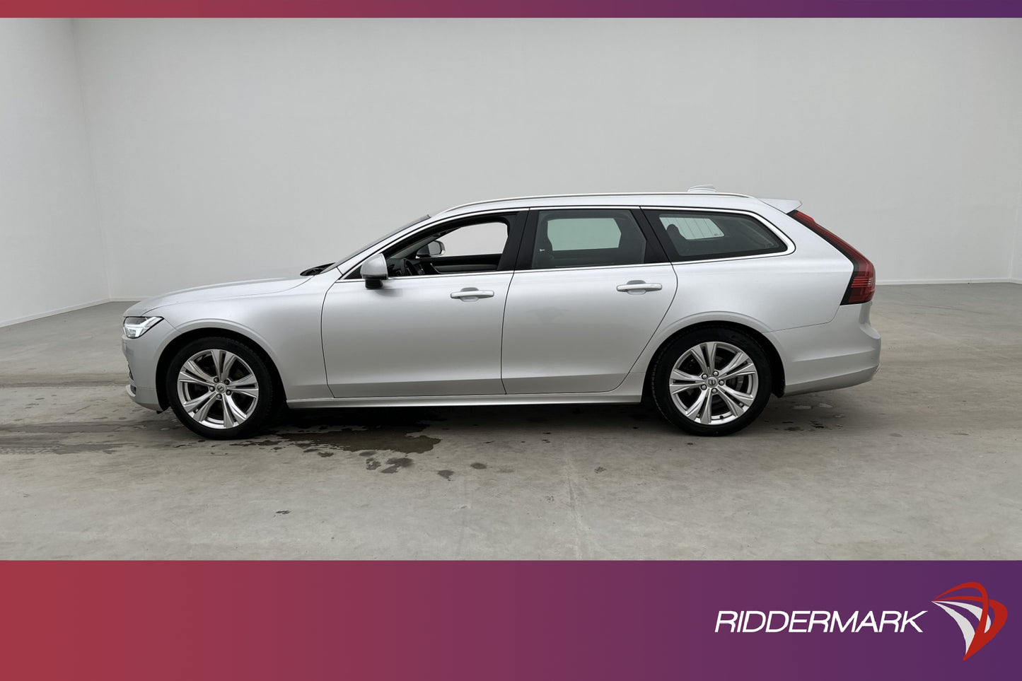 Volvo V90 D4 AWD 190hk Momentum VOC Värm H/K Kamera Drag