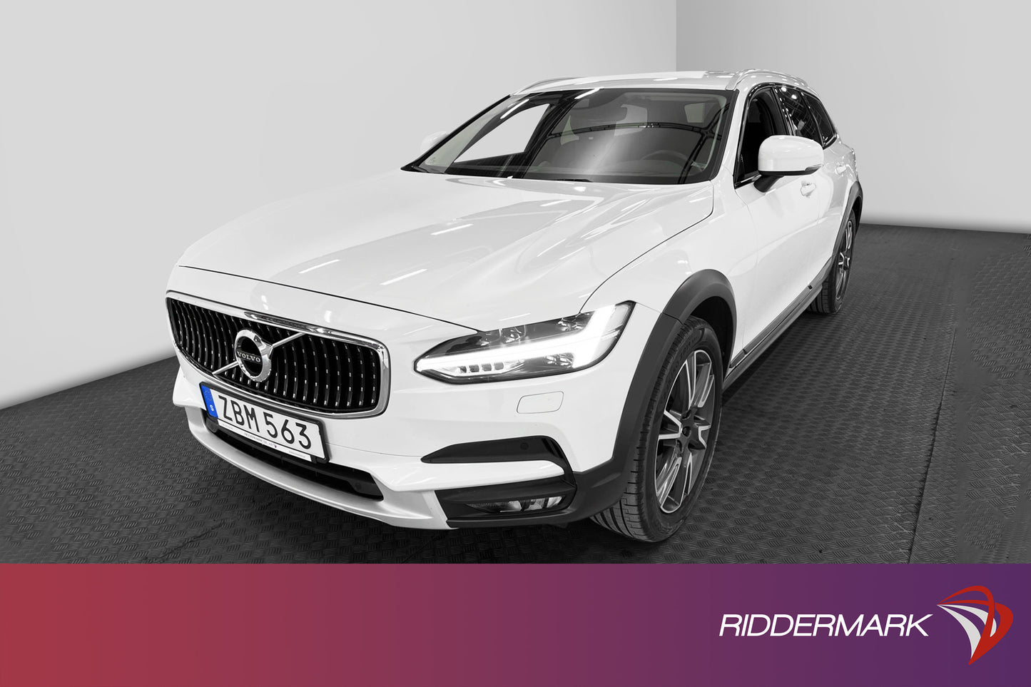 Volvo V90 Cross Country D4 AWD Inscription Pro B&W HUD VOC