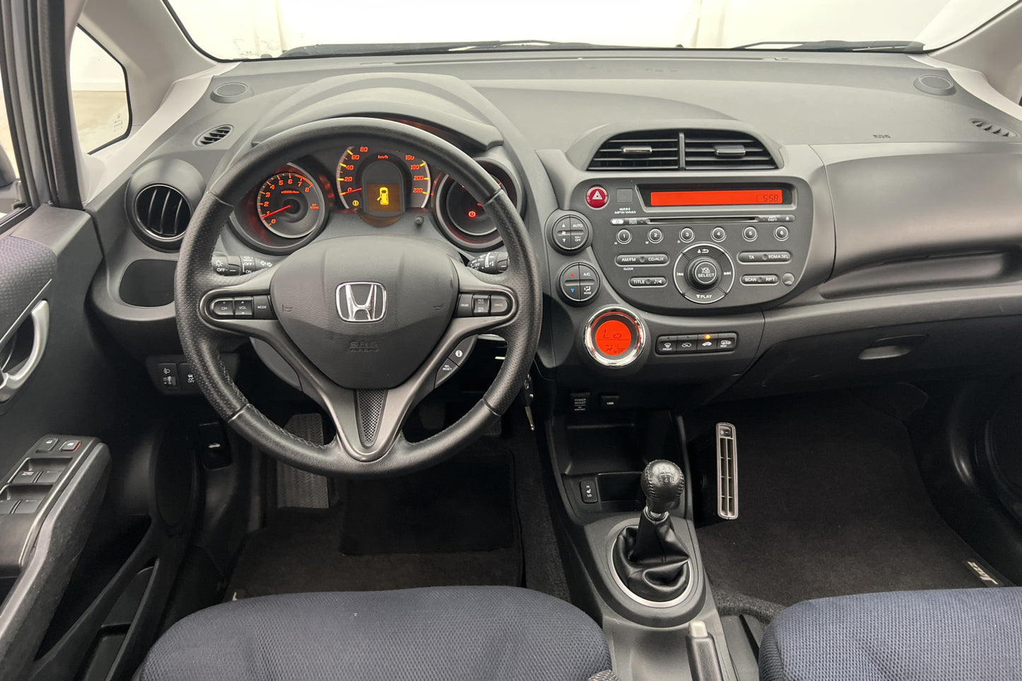 Honda Jazz 1.4 i-VTEC 99hk En-Brukare Värmare Välservad