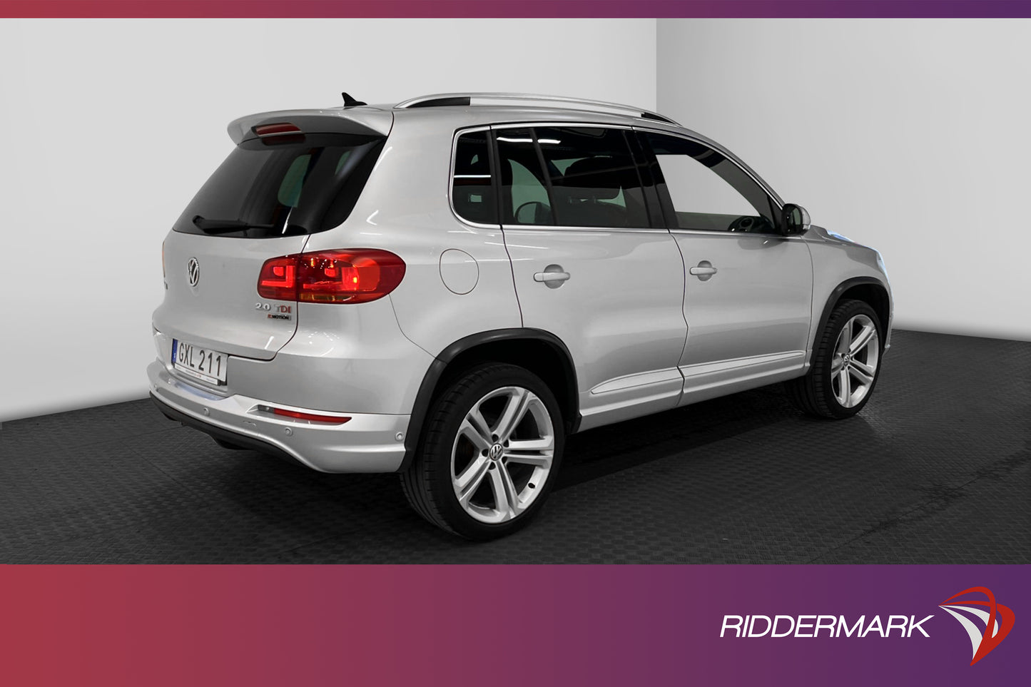 Volkswagen Tiguan 4M 184hk R-Line Pano Skinn Värmare 6645mil