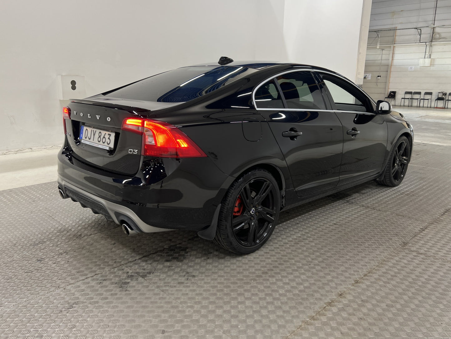 Volvo S60 D3 150hk R-Design VOC Navi Sensorer Välservad