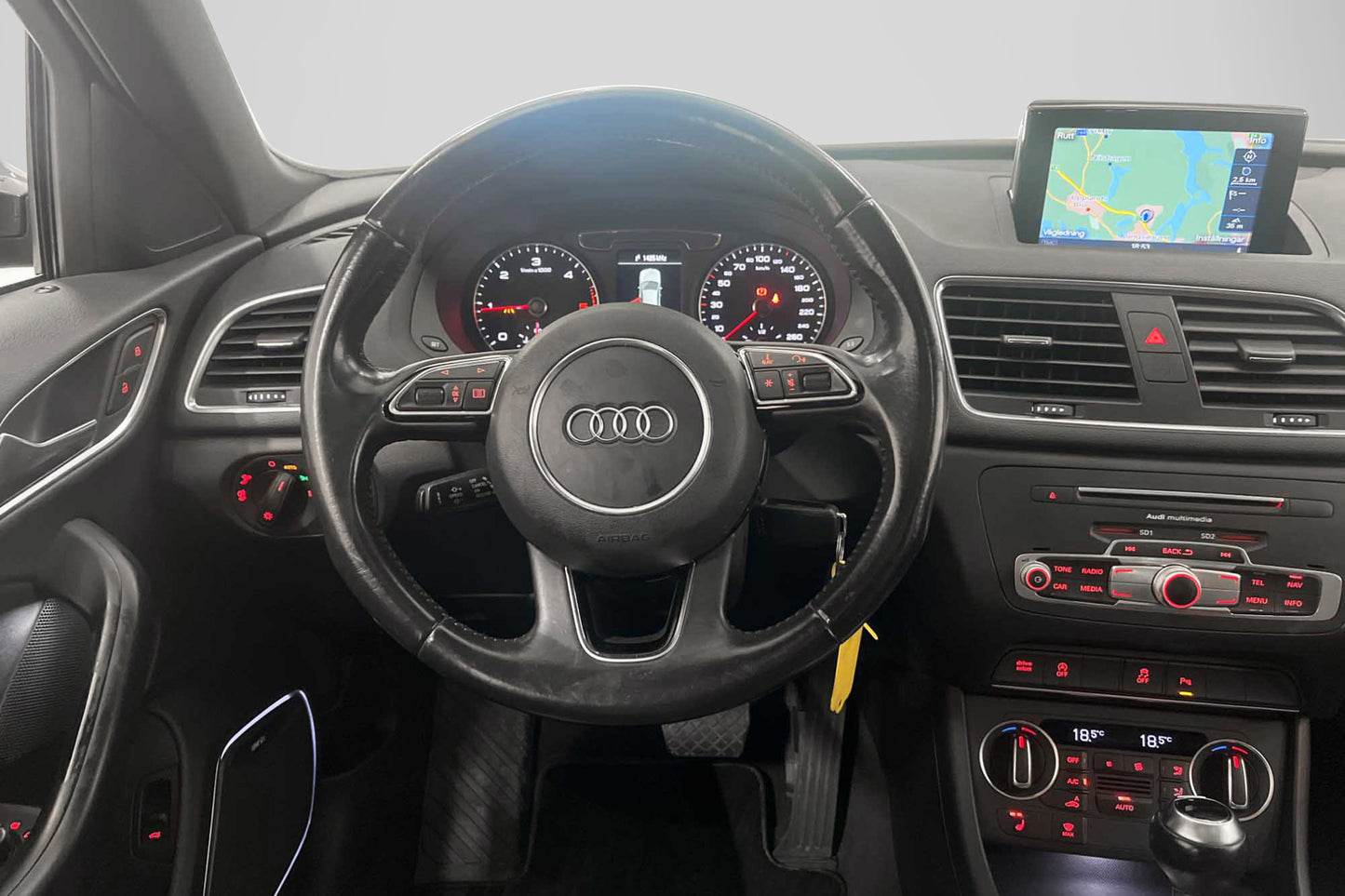 Audi Q3 2.0 TDI Q 184hk Sport Pano BOSE B-kam GPS Drag Skinn