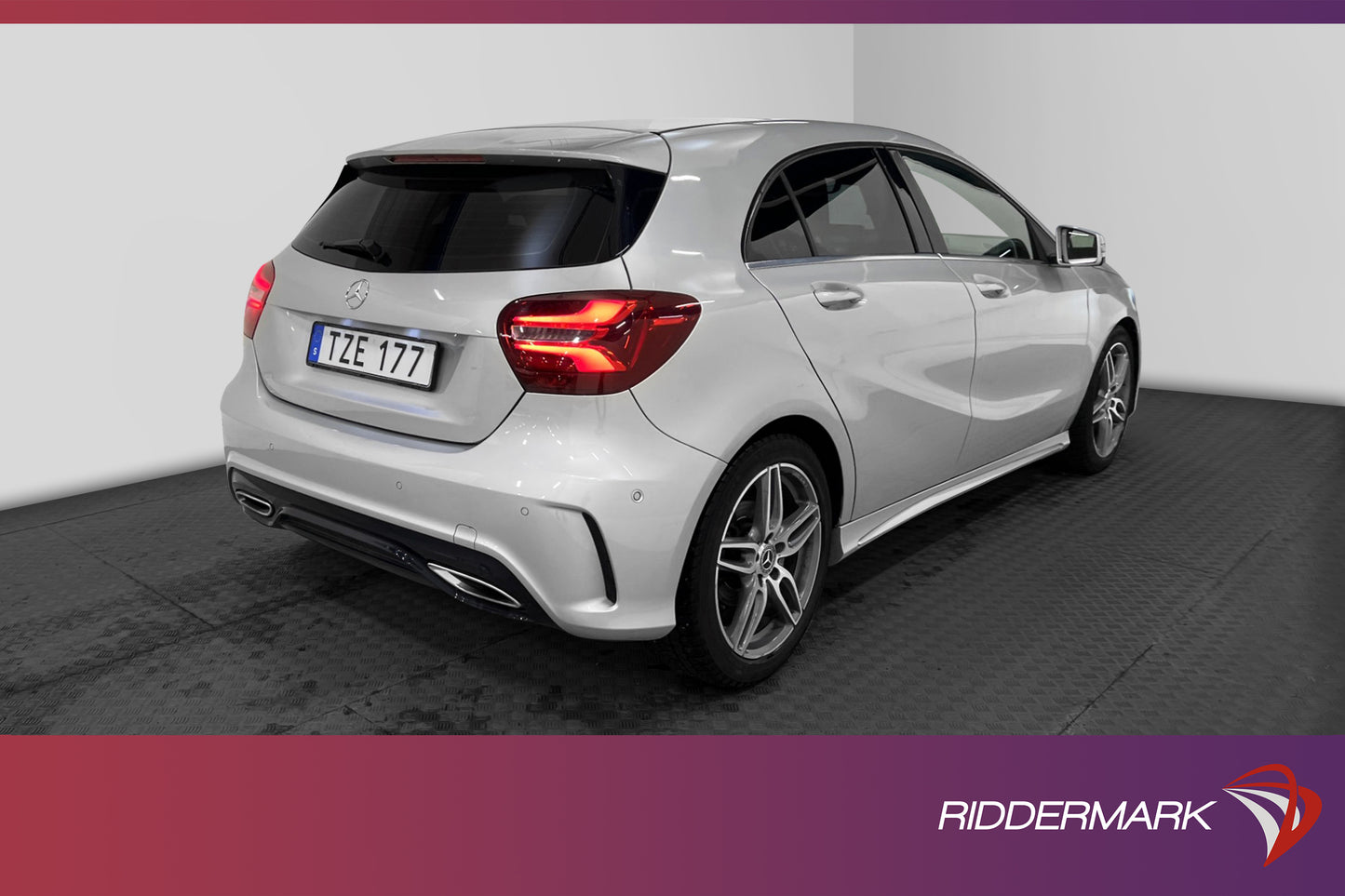 Mercedes-Benz A 180 d AMG B-kamera Navi Pano Nyservad 109hk