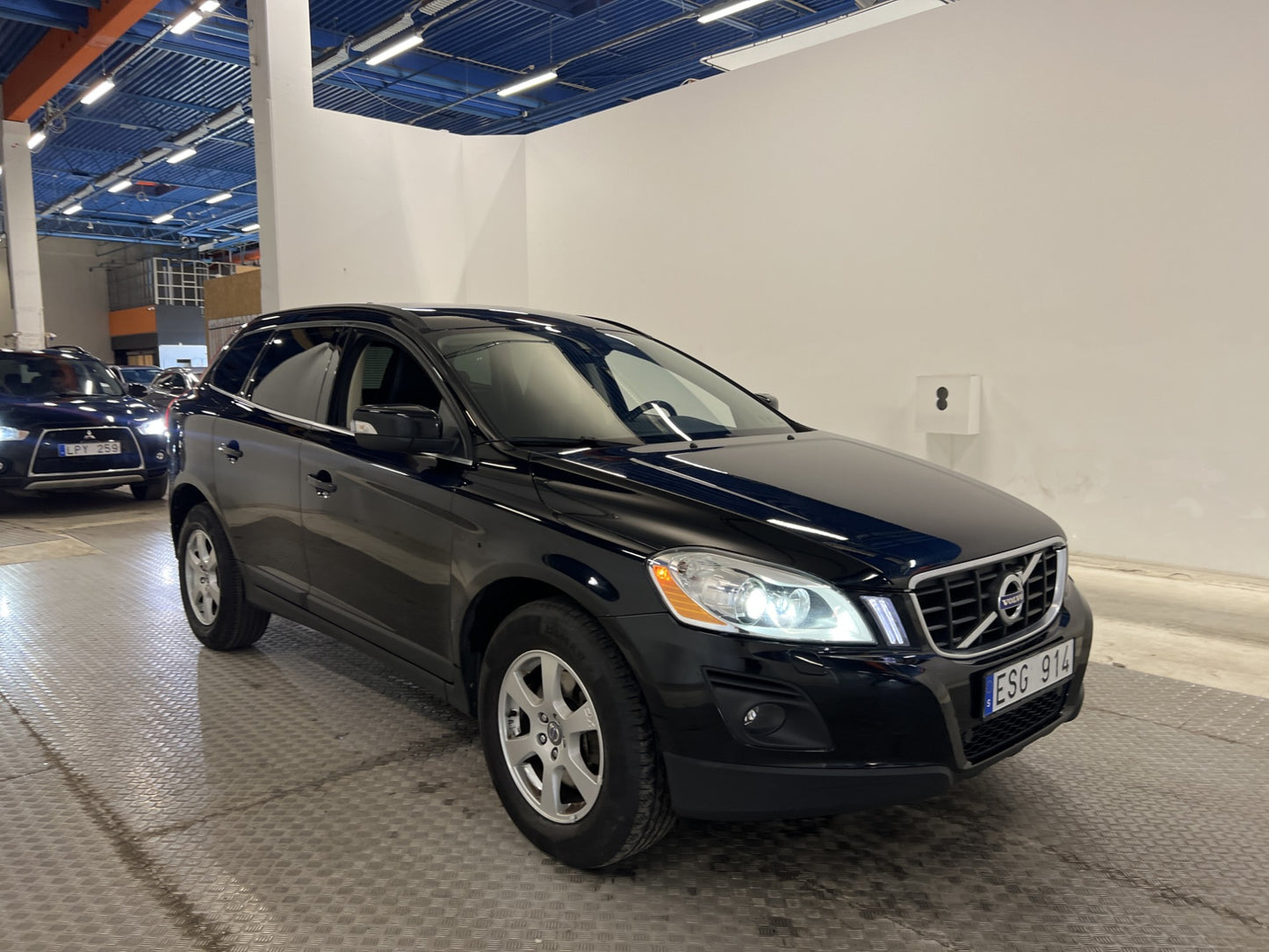 Volvo XC60 2.4D 175hk Momentum Sensorer Drag Välservad