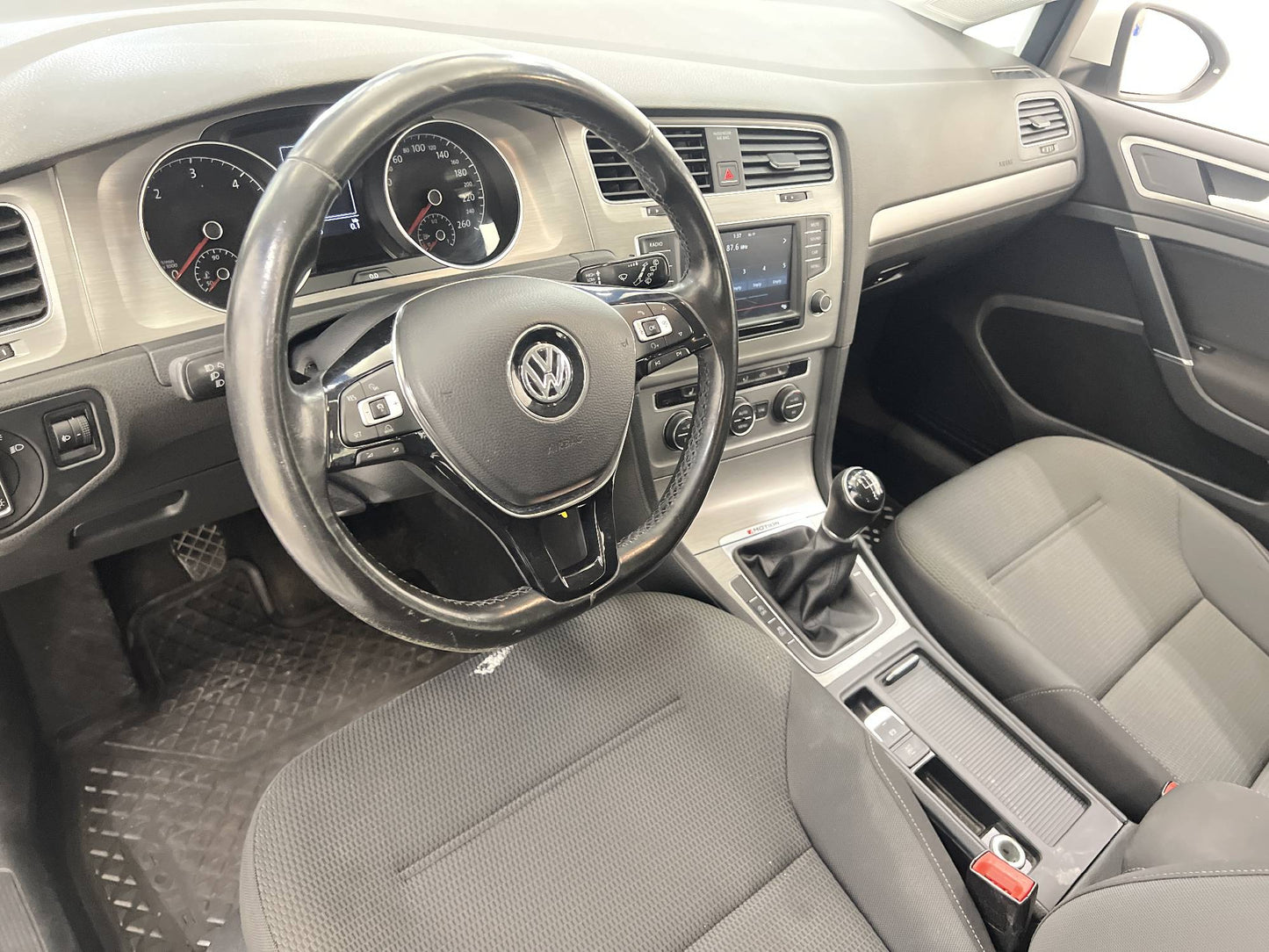 Volkswagen Golf 1.6 TDI Style 4M 110hk Carplay 0.4L/Mil