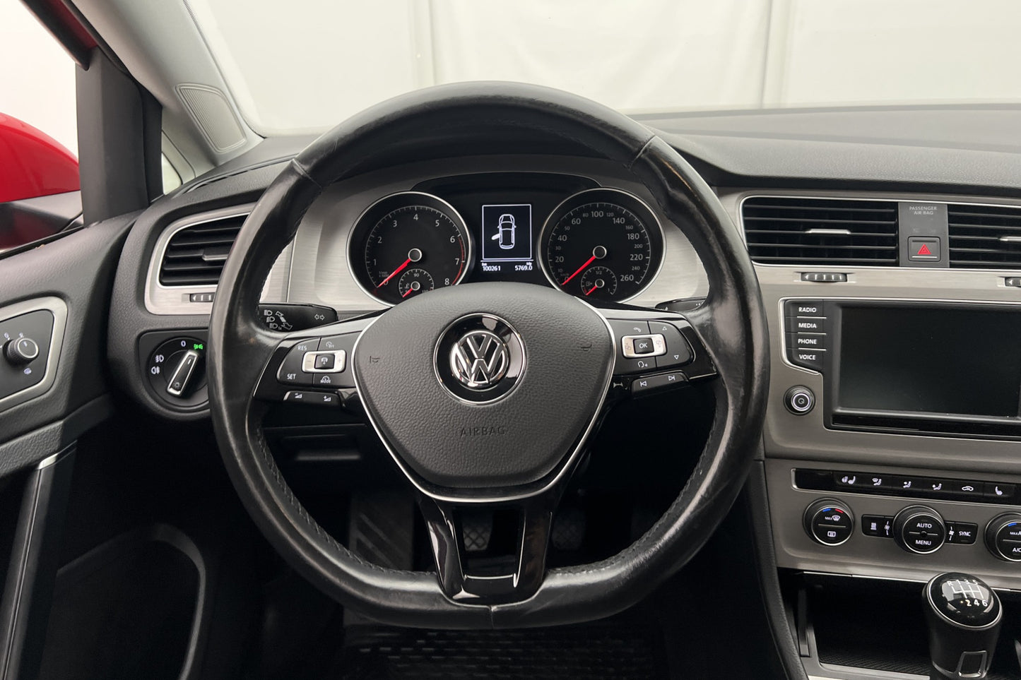 Volkswagen Golf 1.2 TSI 110hk R-Line Värm CarPlay Rattvärme