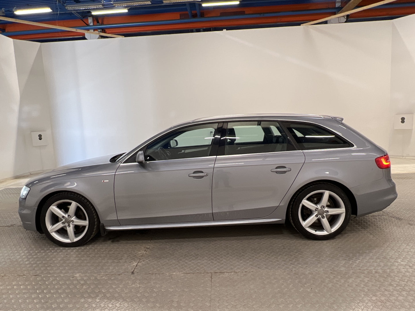 Audi A4 Avant 2.0 Quattro 190hk P-Sensorer Skinn Farthållare