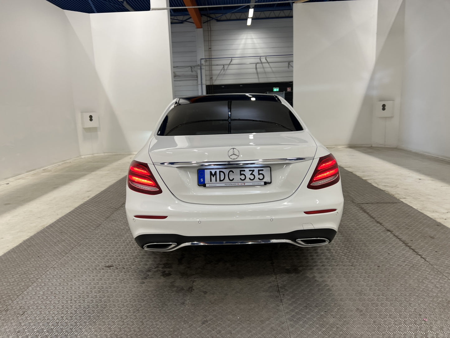 Mercedes-Benz E 220 d 194hk AMG Pano Wide HUD Värmare Kamera