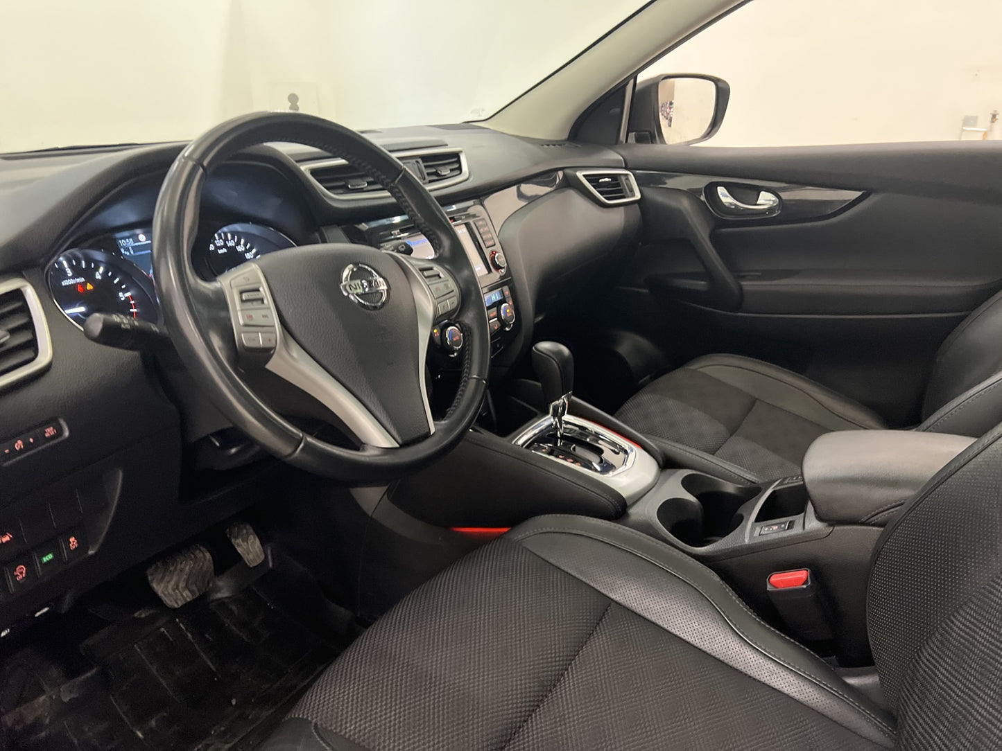 Nissan Qashqai 1.6 dCi Tekna Pano Navi 360°kamera  130hk