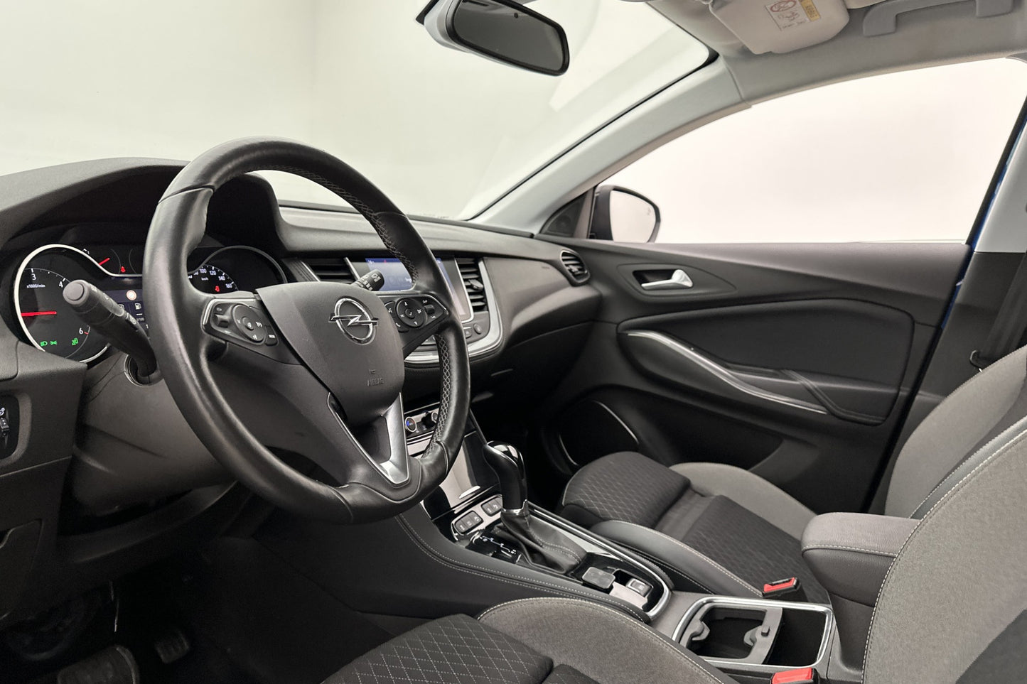 Opel Grandland X 120hk Dynamic Kamera Navi Rattvärme Välserv