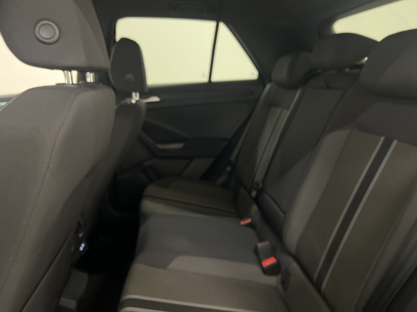 Volkswagen T-Roc 1.5 TSI 150hk BLACK Cockpit Värmare Drag