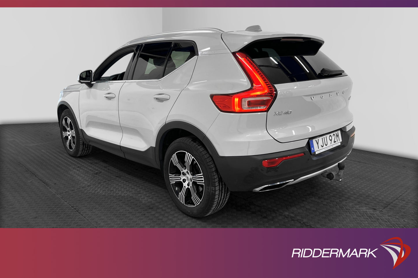 Volvo XC40 D4 AWD 190hk Inscription VOC H/K 360° Pano Drag