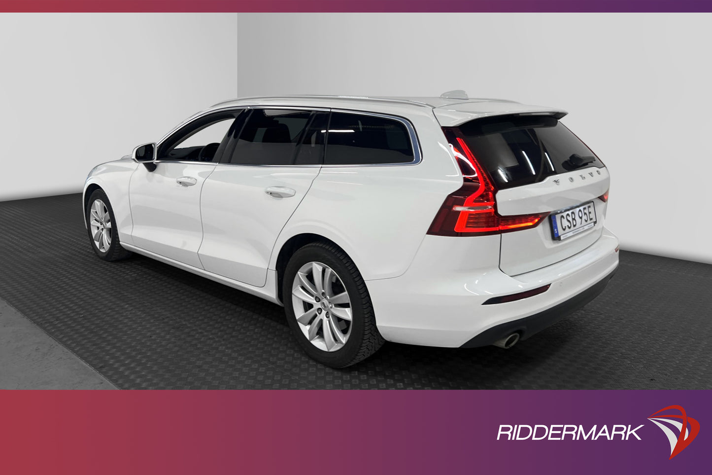 Volvo V60 D4 190hk Momentum D-Värm B-Kamera Skinn Navi VOC