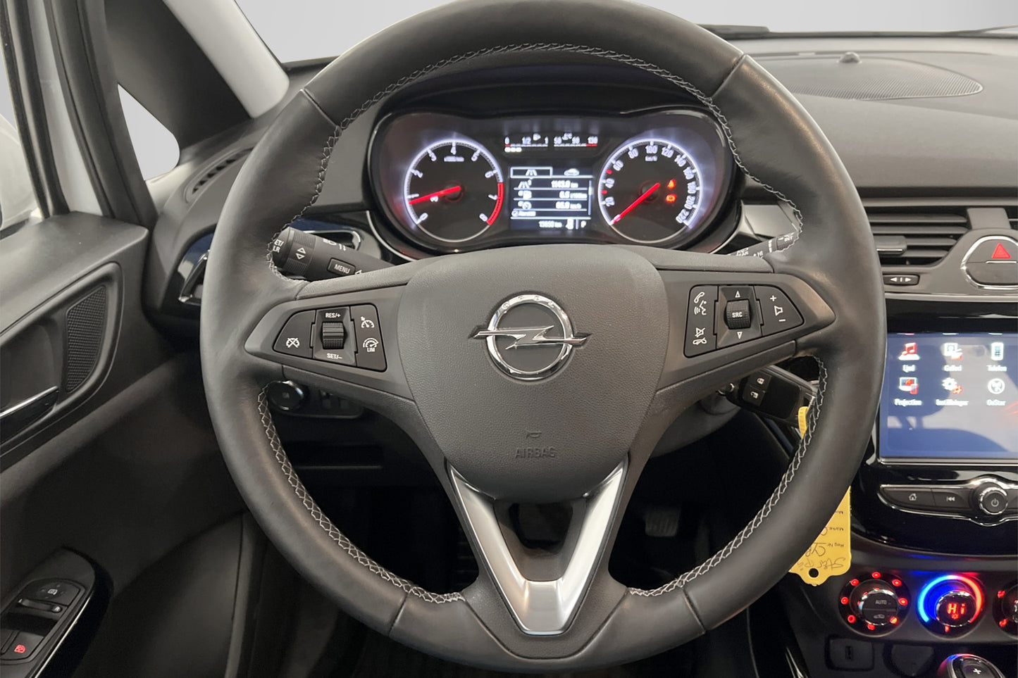 Opel Corsa 1.4 90hk Rattvärme Välservad Lågmilad