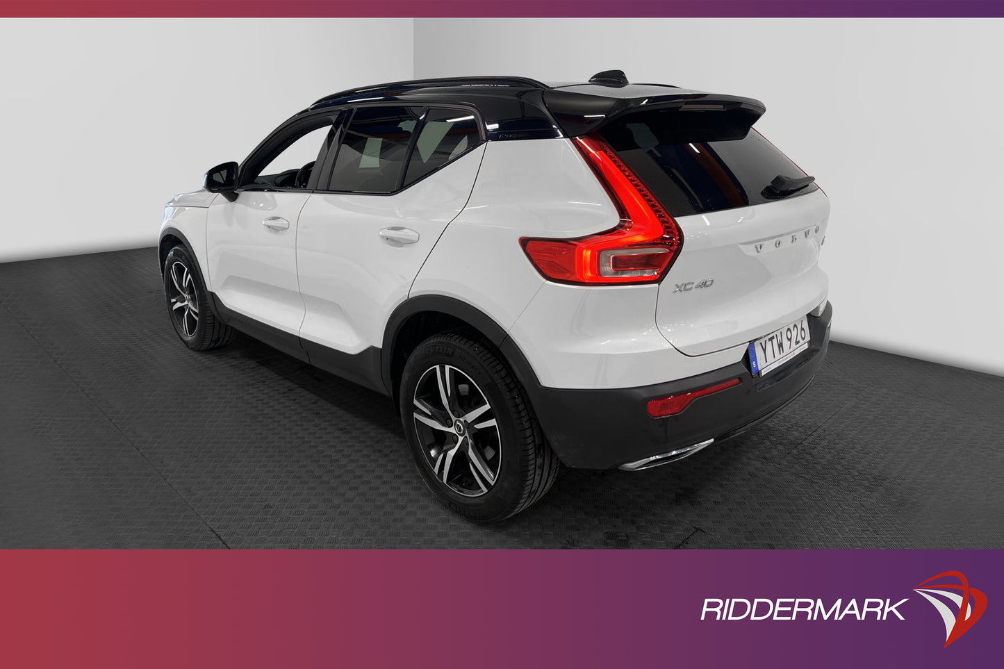 Volvo XC40 D4 AWD R-Design VOC Värmare 360° Pano Navi MOMS