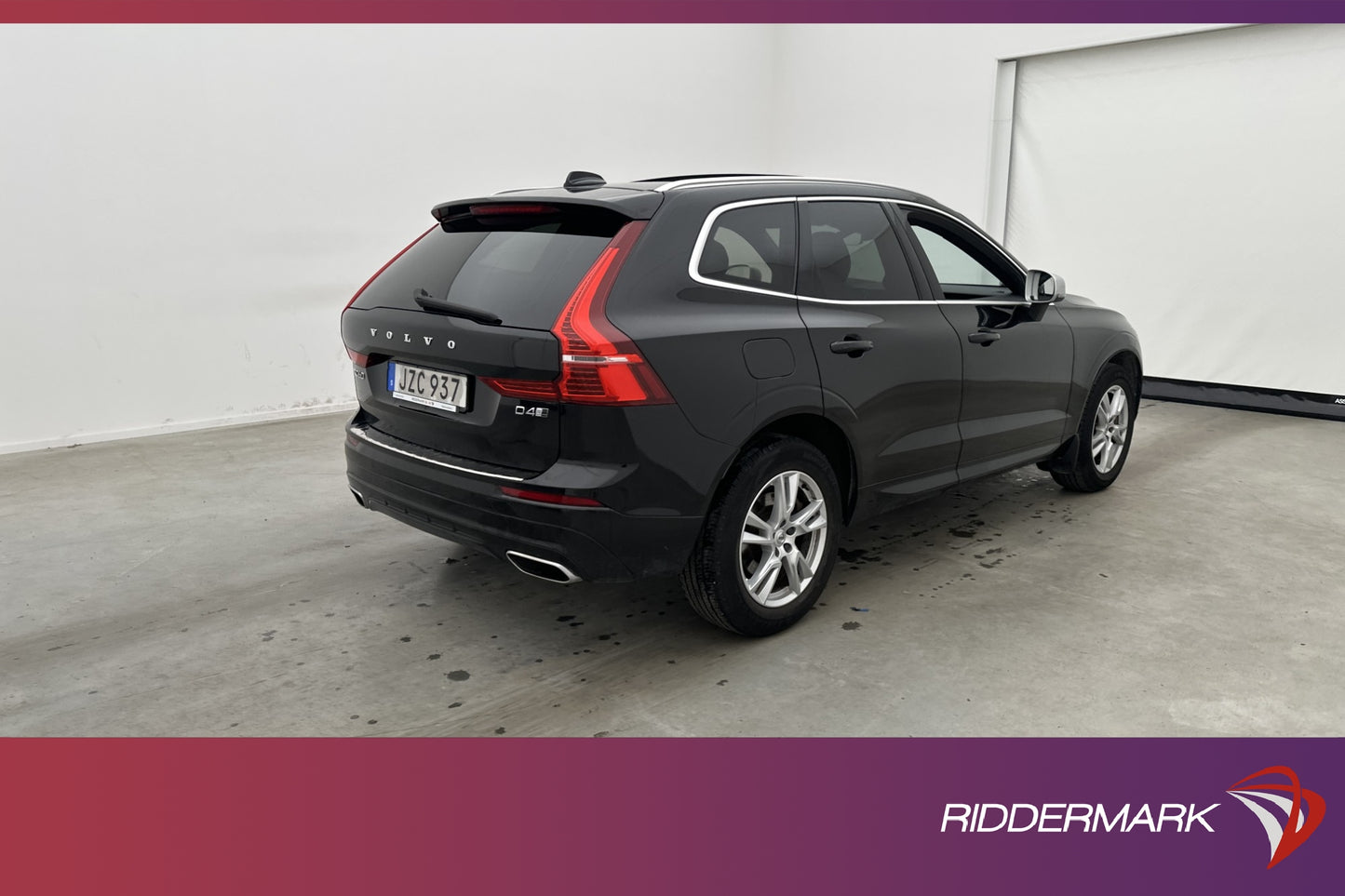 Volvo XC60 D4 AWD R-Design VOC Pano Värm Kamera Navi BLIS