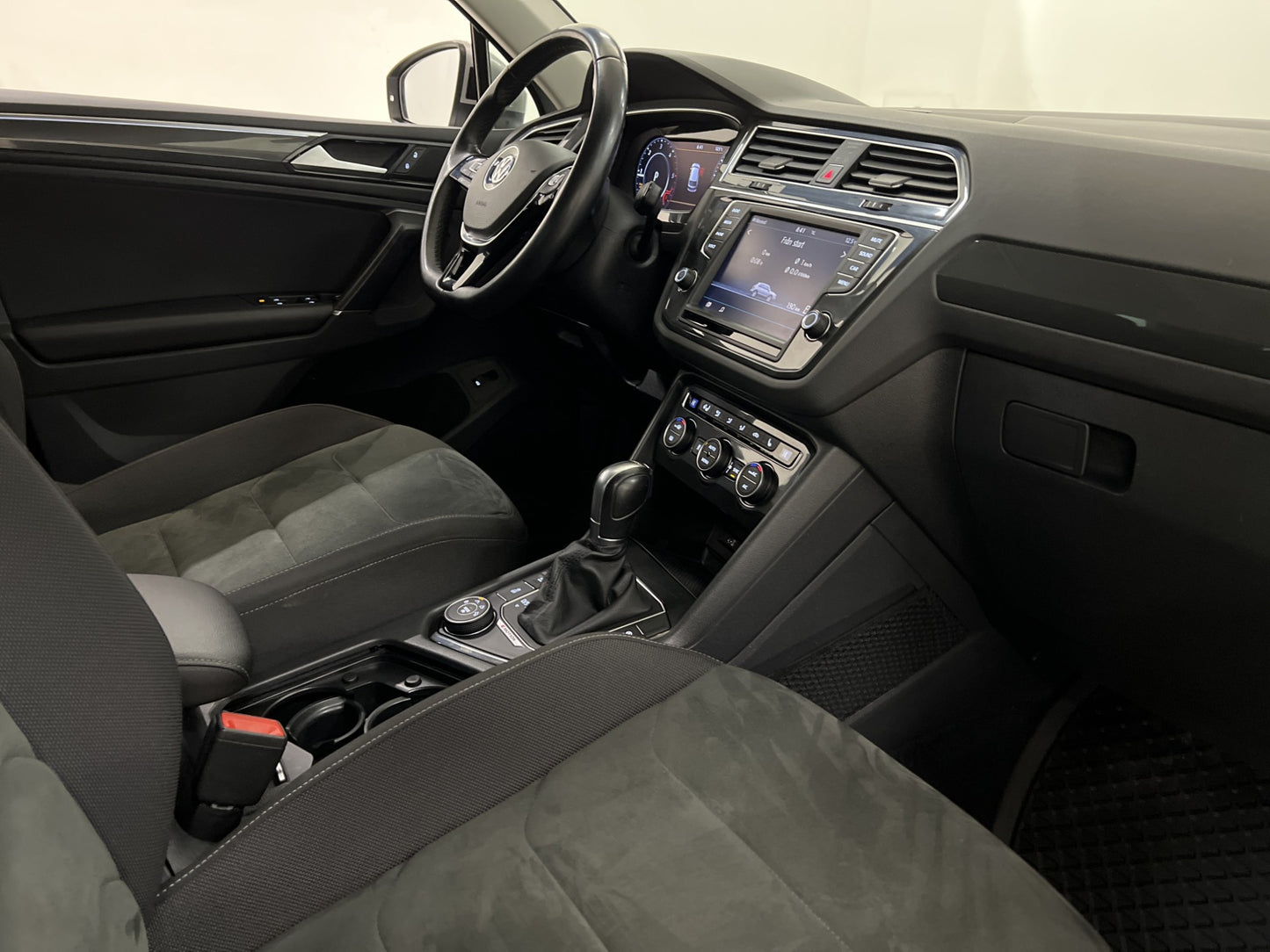 Volkswagen Tiguan 2.0 TDI 4M Premium D-värm Cockpit Dragkrok