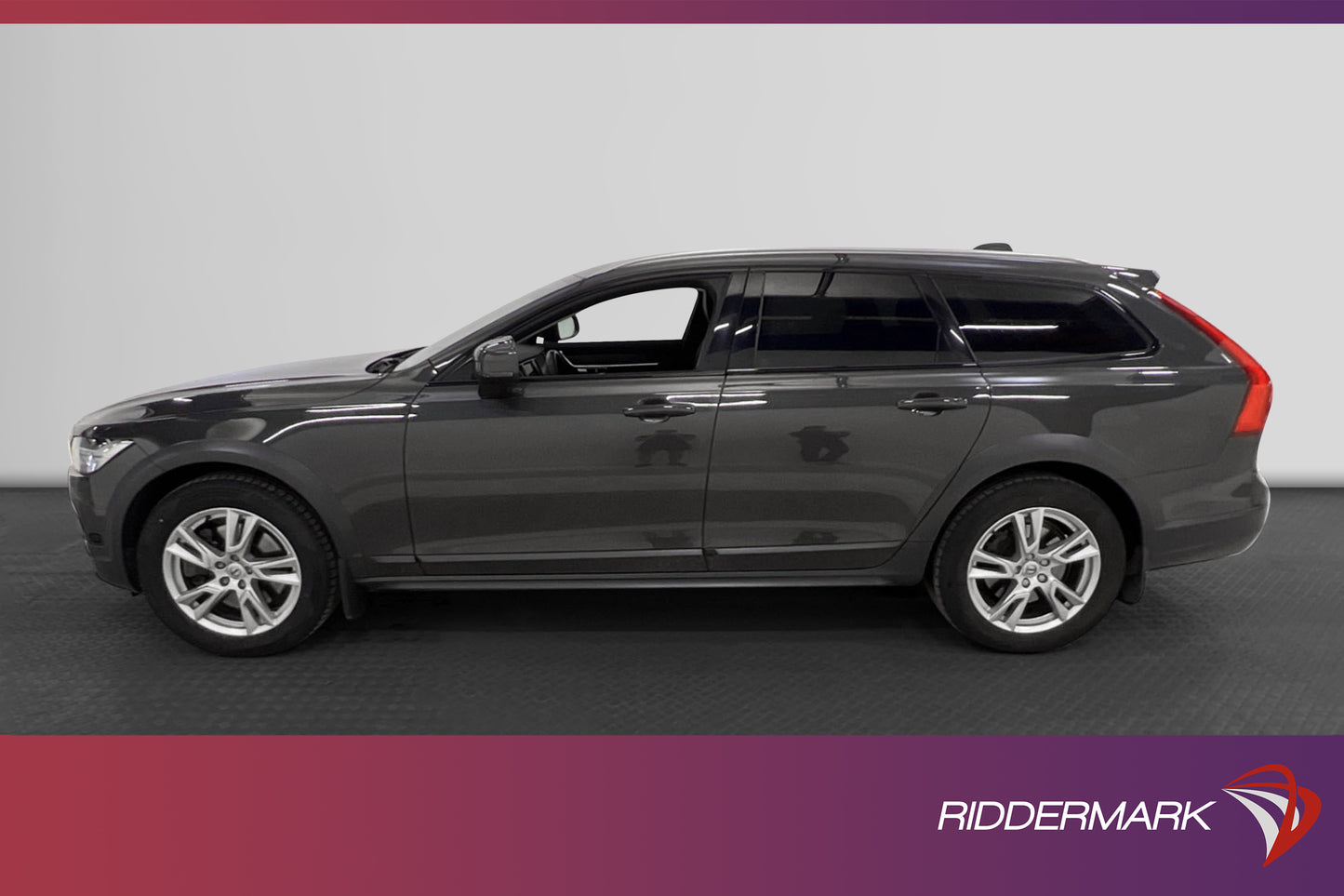 Volvo V90 Cross Country D4 AWD Momentum B-kamera Skinn Navi