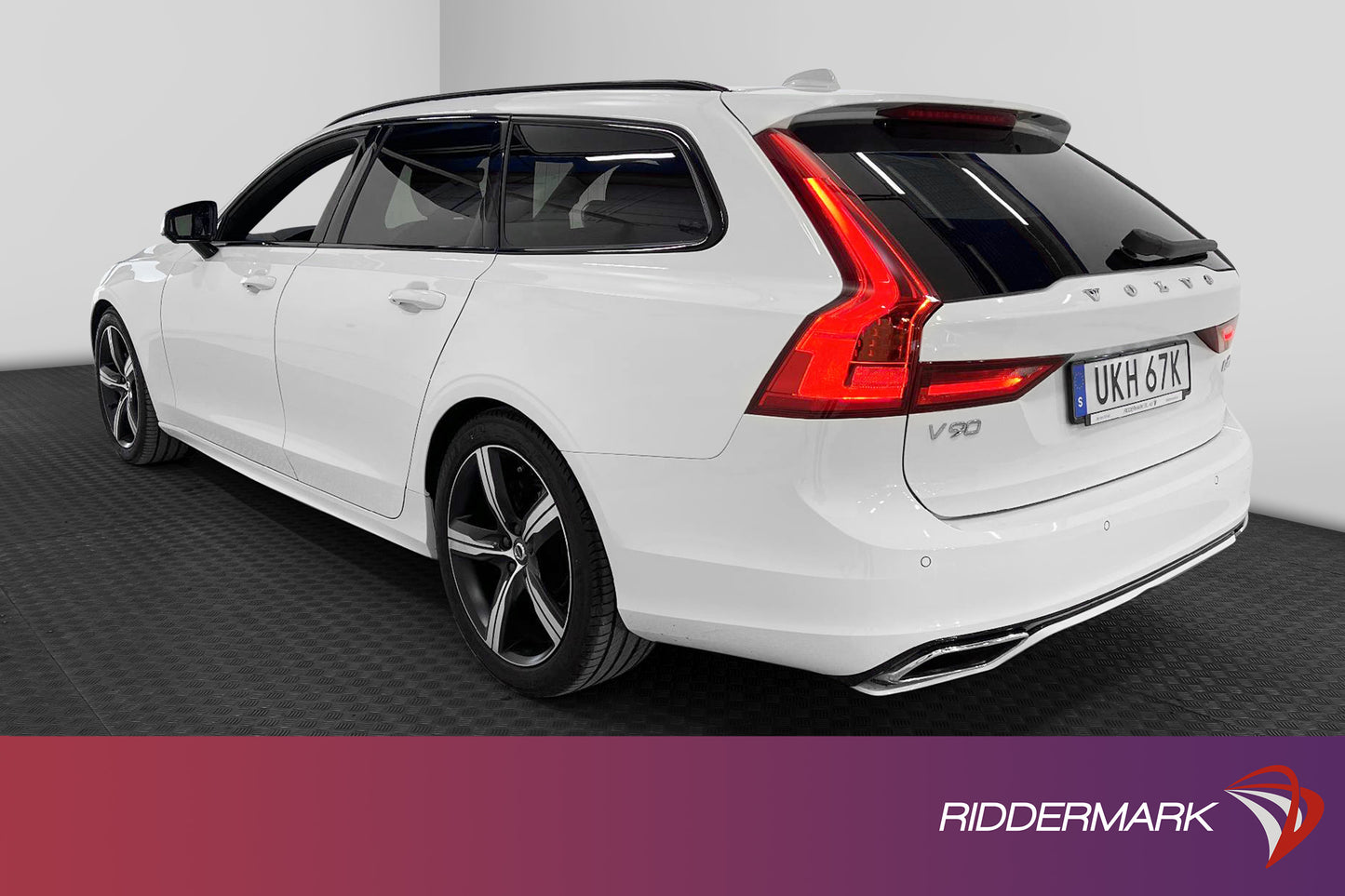 Volvo V90 D4 AWD 190hk R-Design 360° Blis VOC D-värm Välserv