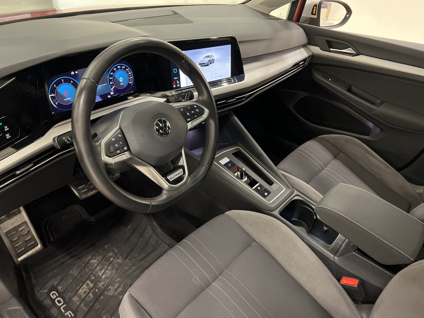 Volkswagen Golf Alltrack 2.0 TDI 200hk 4M DVärm Cockpit Pano