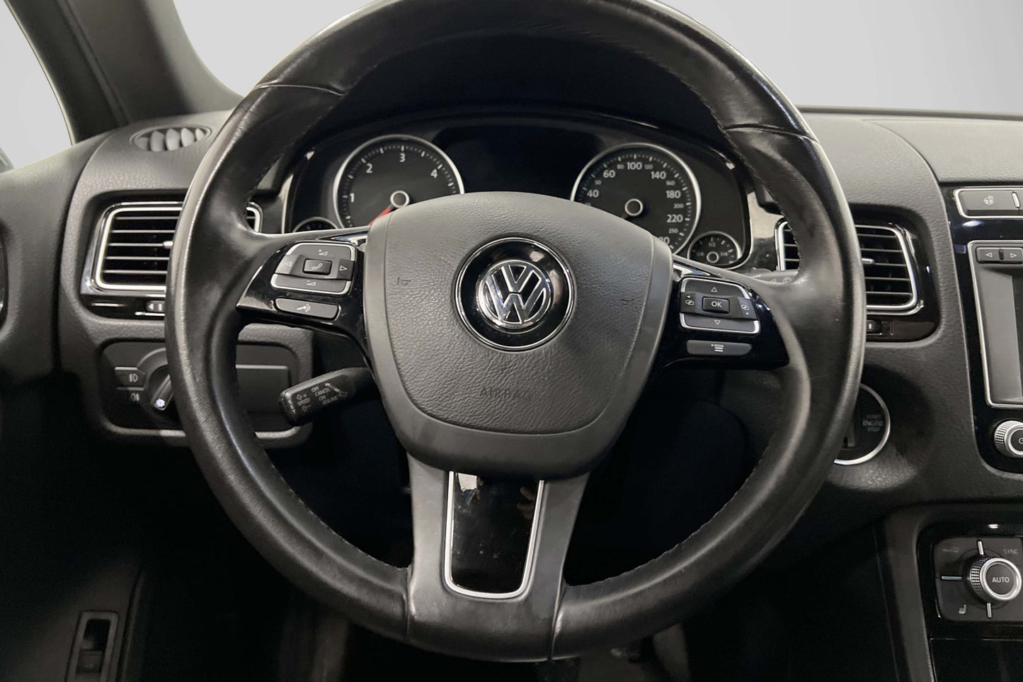 Volkswagen Touareg V6 4M R-Line Värmare Skinn Bkamera Drag