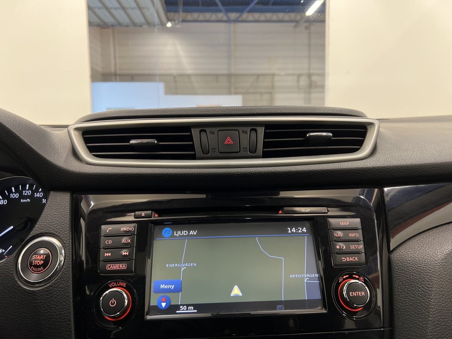 Nissan Qashqai 1.2 115hk TEKNA 360°K Pano Navi M-värme Drag