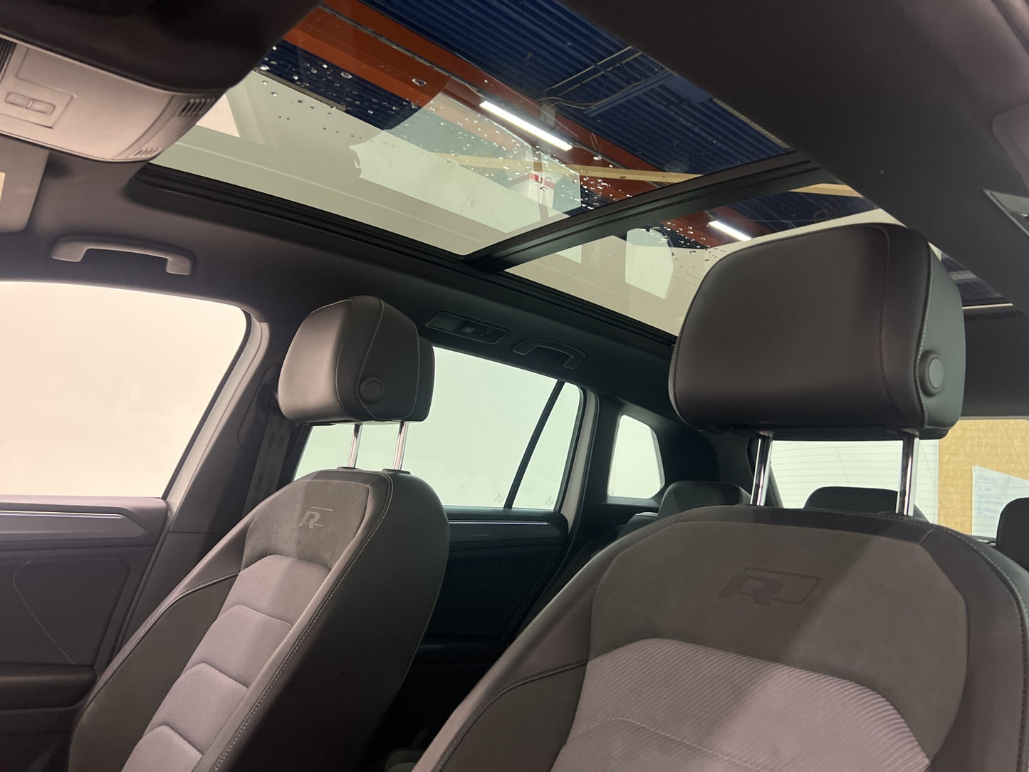 Volkswagen Tiguan TDI 4M 240hk R-line Pano Cockpit Värmare