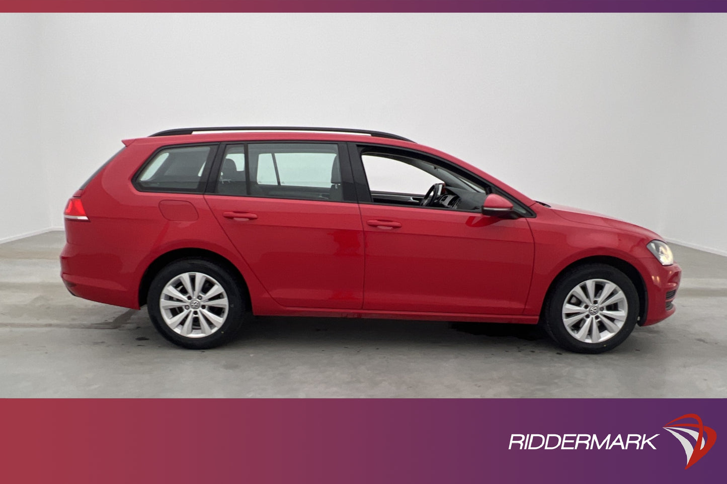 Volkswagen Golf 1.2 TSI 110hk Pano Kamera CarPlay Låg-skatt