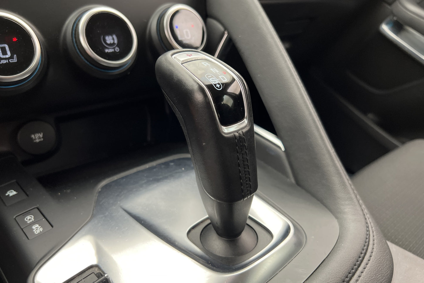 Jaguar E-Pace D150 AWD 150hk Kamera Navi Keyless Välservad