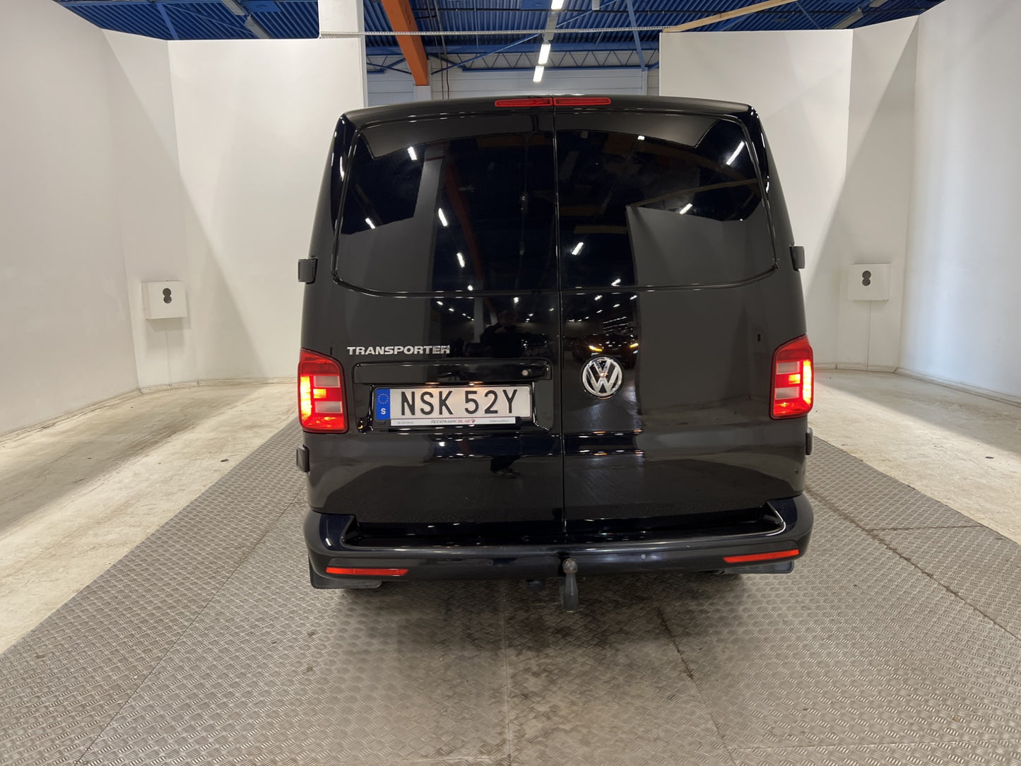 Volkswagen Transporter 150hk DSG Värmare Drag Skinn Moms