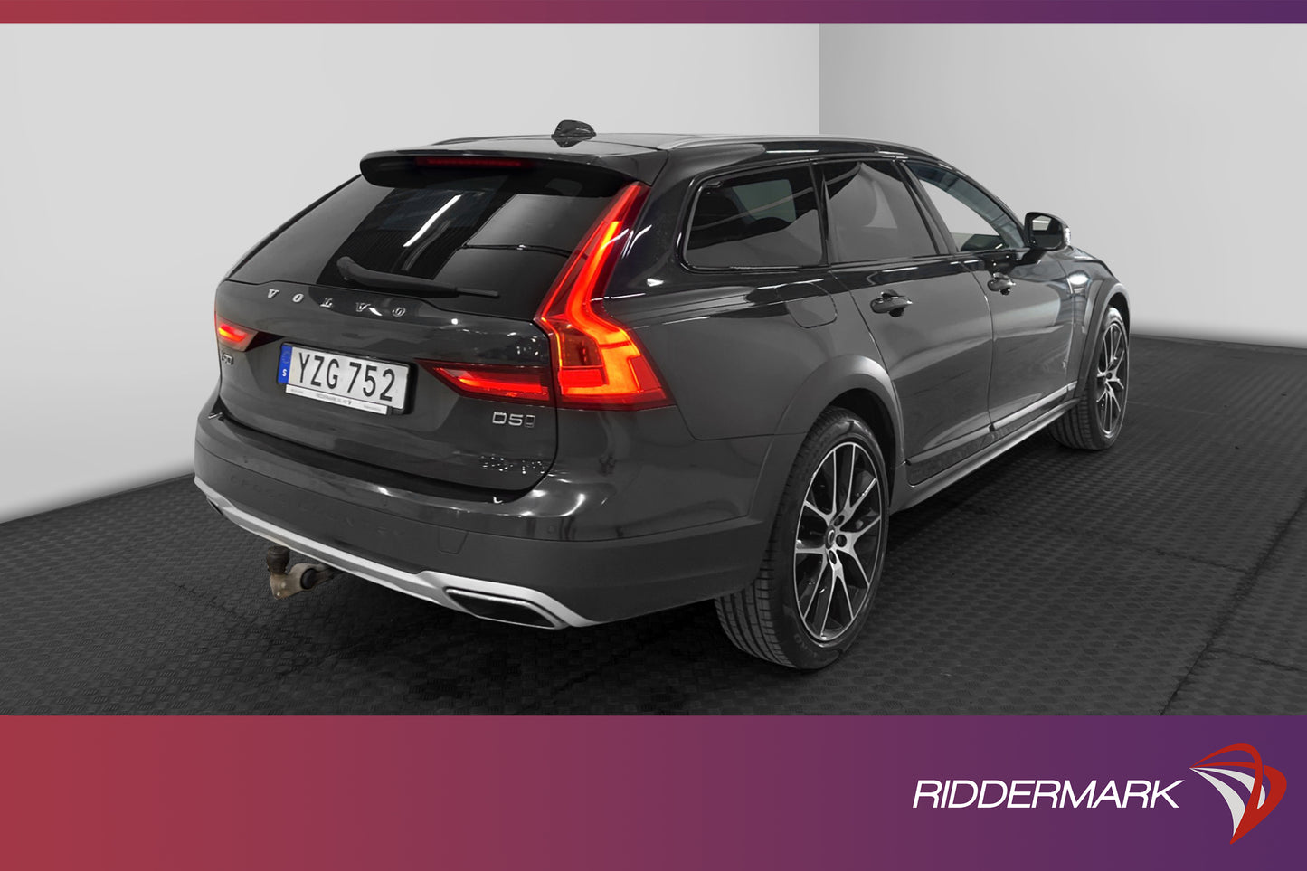 Volvo V90 Cross Country D5 PRO Pano HUD Skinn Navi 360° VOC