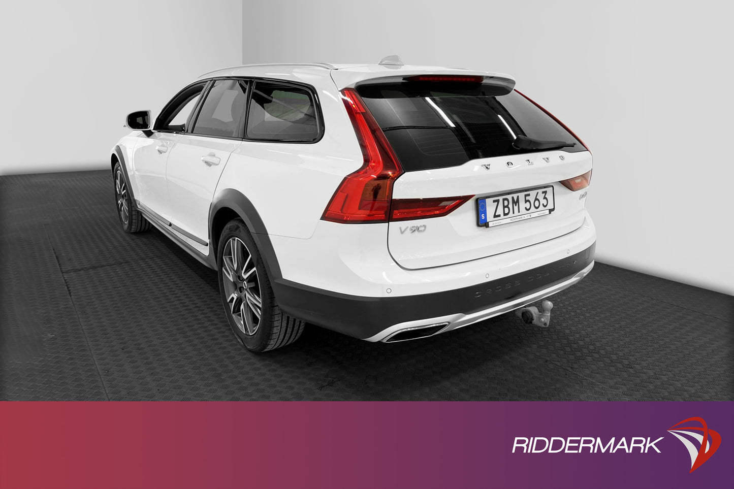 Volvo V90 Cross Country D4 AWD Inscription Pro B&W HUD VOC