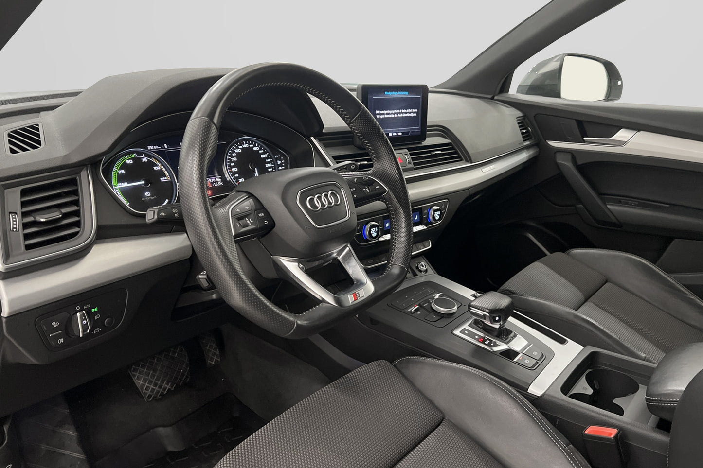 Audi Q5 55 TFSI e Quattro 367hk S-Line Backkamera CarPlay