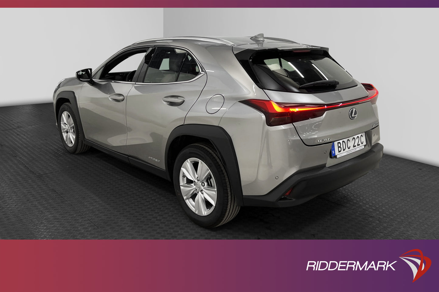 Lexus UX 250h 2.0 CVT 184hk B-Kam CarPlay 0.41L/Mil 1 Ägare