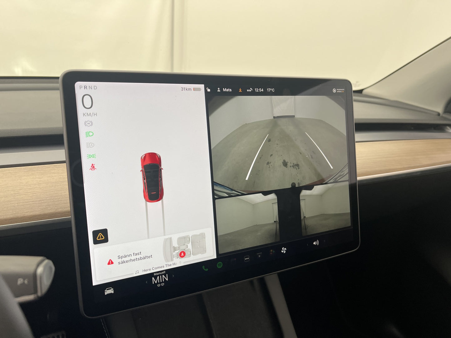 Tesla Model Y Long Range AWD En-bruk Dragkork MOMS Sv.Såld