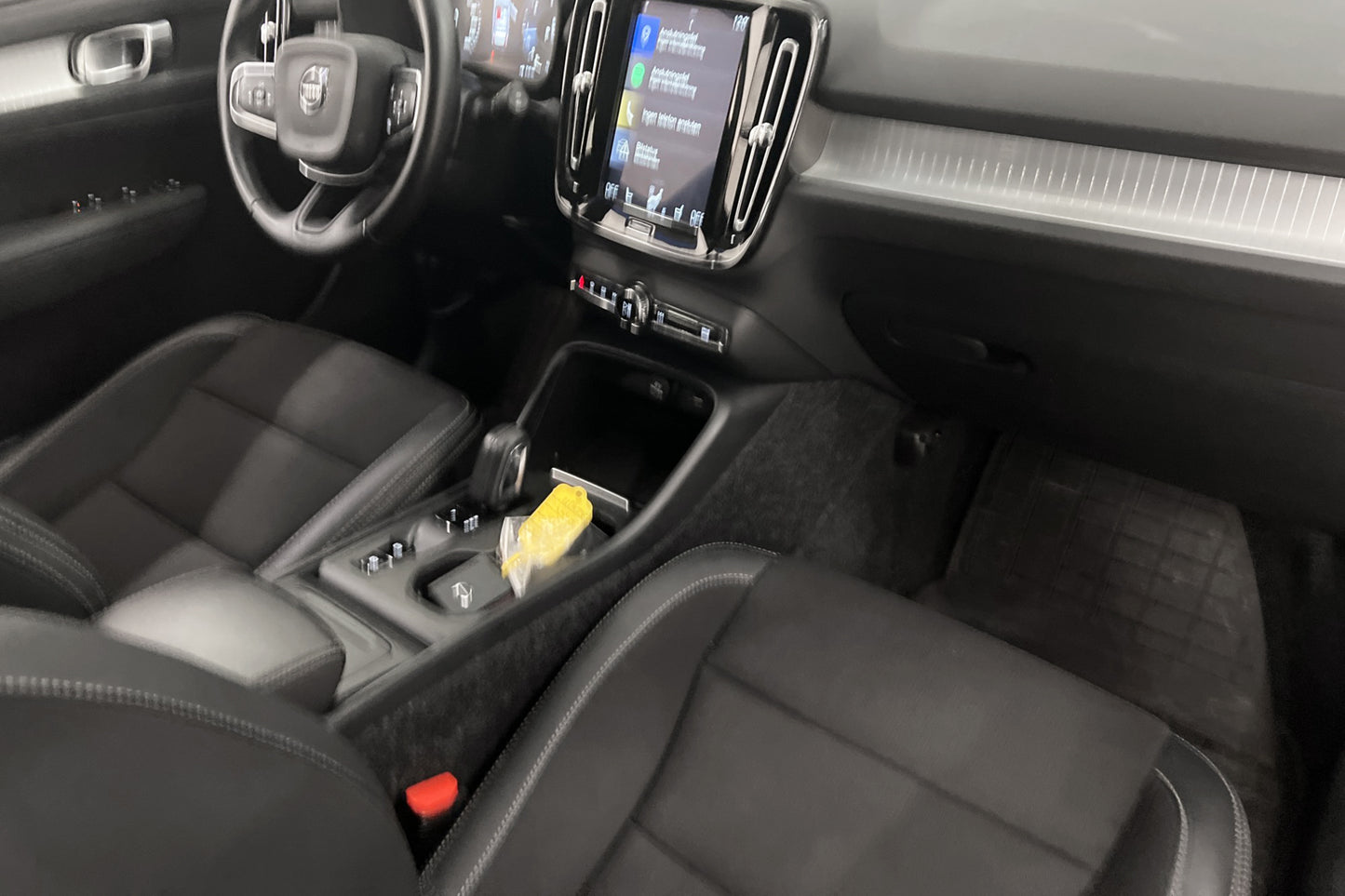 Volvo XC40 D3 AWD Momentum VOC Värmare Keyless Kamera