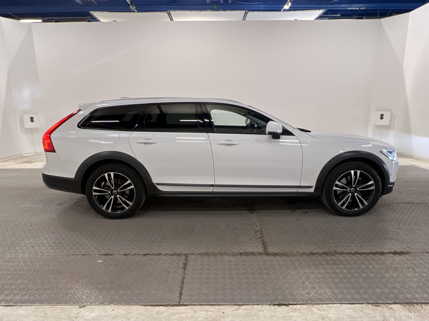 Volvo V90 Cross Country D4 AWD 190hk Inscription Pro Skinn