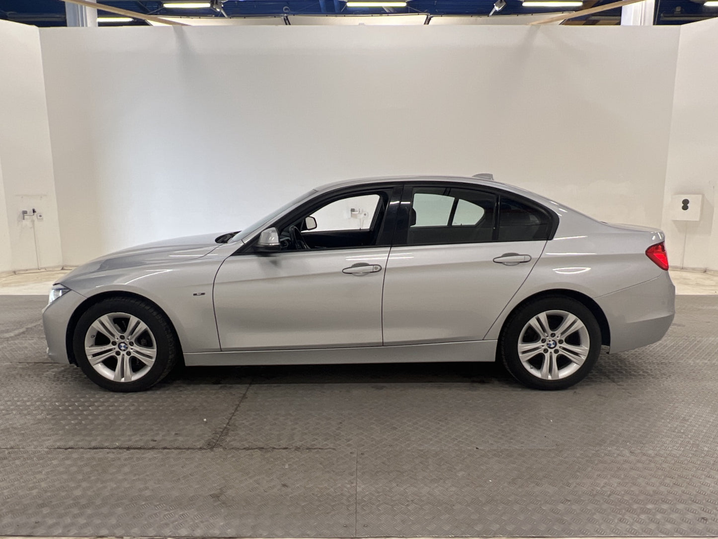 BMW 320d xDrive 184hk Drag Navi Bluetooth 0,42l/mil  PDC