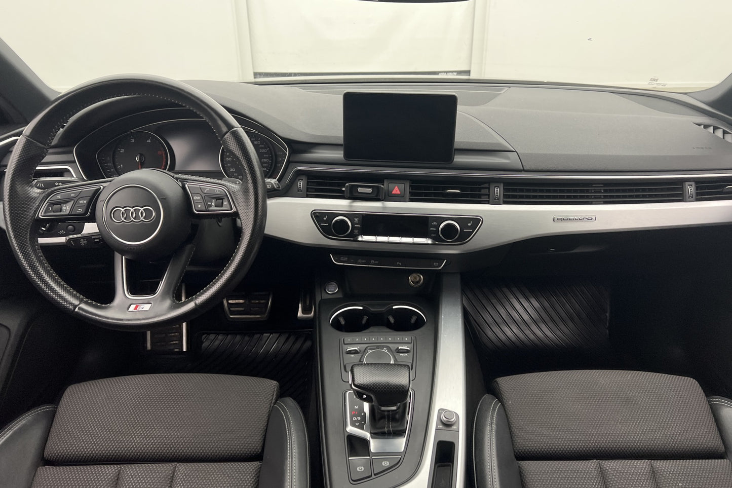 Audi A4 2.0 TDI 190hk Quattro S-Line D-Värm Navi 0.42l/mil