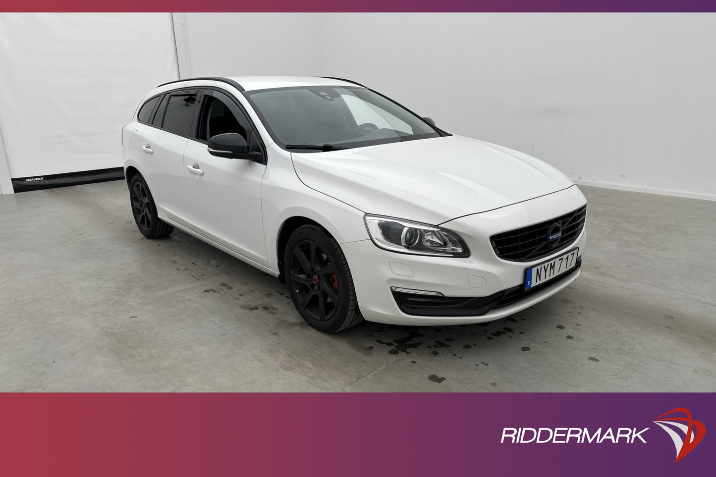 Volvo V60 D4 Momentum Svart-Optik Värmare Sensorer Välservad