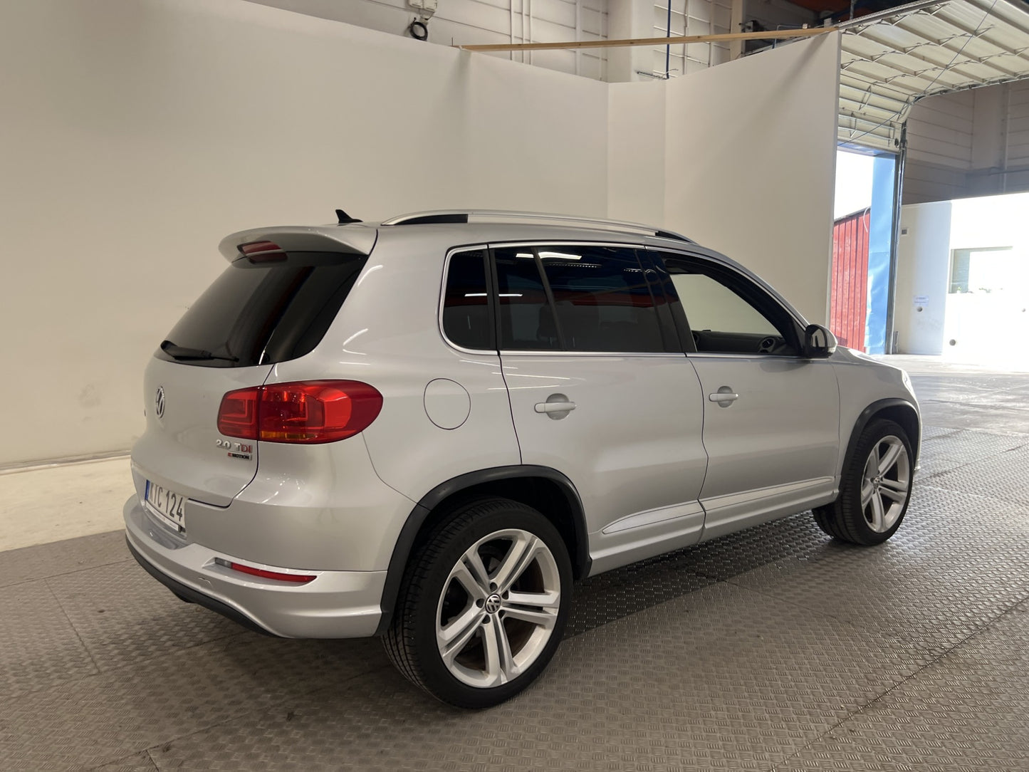 Volkswagen Tiguan 2.0 TDI 4M R-line Pano Värmare Skinn Drag