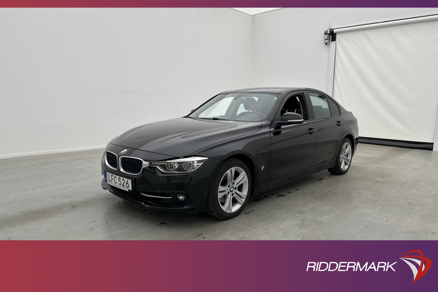 BMW 330 e Sedan 252hk Sport line Navi HiFi Välservad